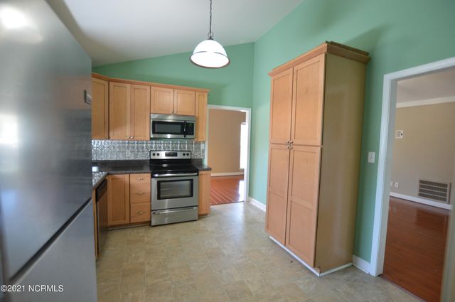 212 Branchwood Drive, Jacksonville, NC 28546