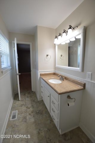 212 Branchwood Drive, Jacksonville, NC 28546