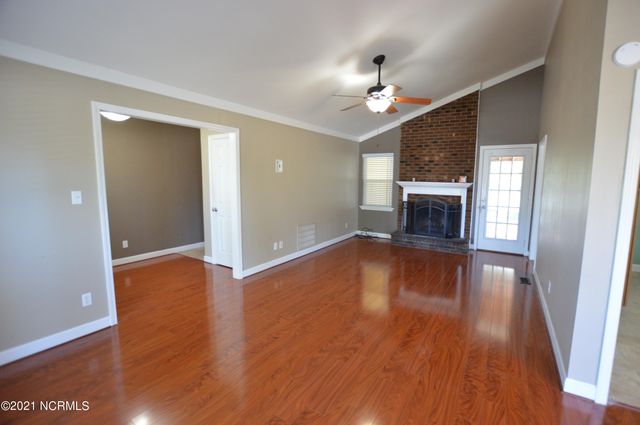 212 Branchwood Drive, Jacksonville, NC 28546