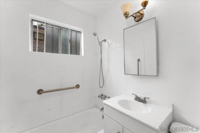 4042 - 4044 Eta St, San Diego, CA 92113