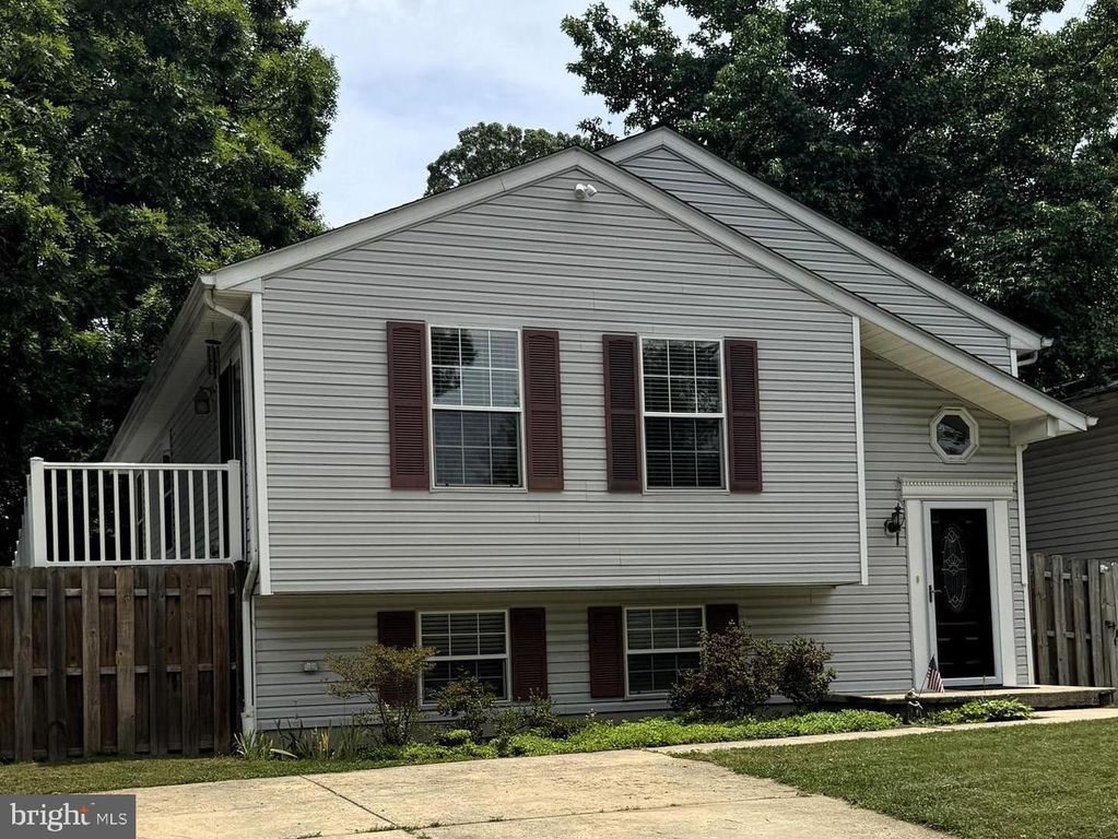 7821 CAMP ROAD, Pasadena, MD 21122