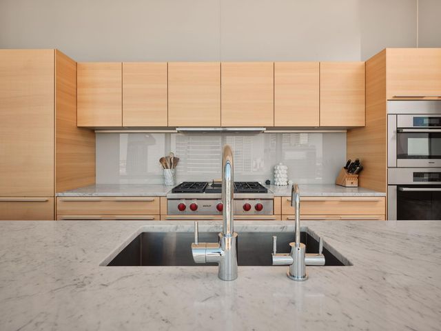 210 Lavaca ST 3504, Austin, TX 78701