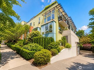 4422 Bagley Avenue N #204, Seattle, WA 98103