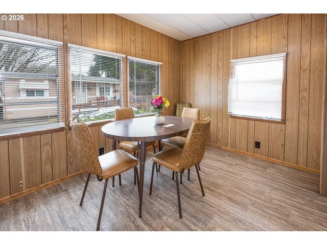 1475 GREEN ACRES Rd 172, Eugene, OR 97408