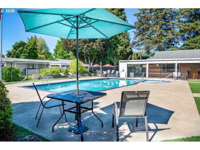 1475 GREEN ACRES Rd 172, Eugene, OR 97408