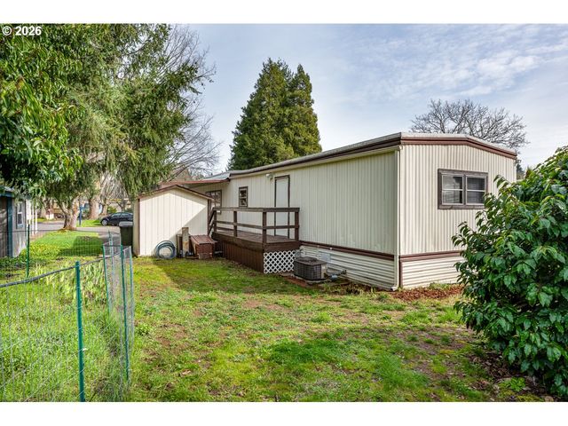 1475 GREEN ACRES Rd 172, Eugene, OR 97408
