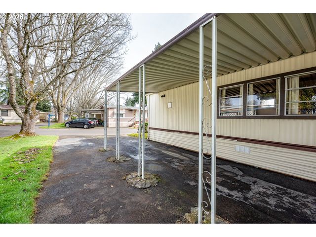 1475 GREEN ACRES Rd 172, Eugene, OR 97408