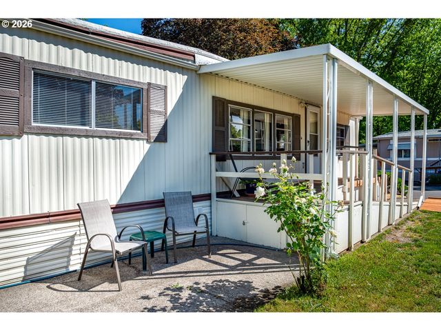 1475 GREEN ACRES Rd 172, Eugene, OR 97408
