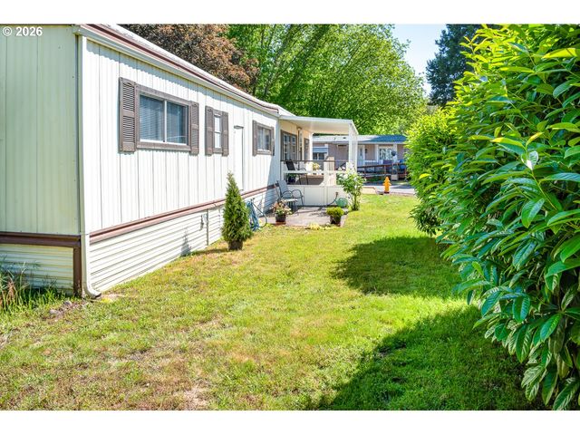 1475 GREEN ACRES Rd 172, Eugene, OR 97408