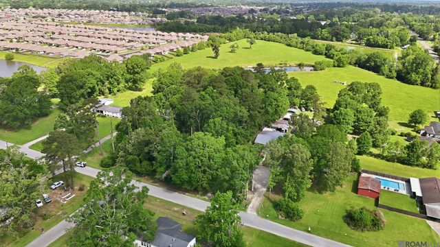 43148 Pine Lake Dr, Prairieville, LA 70769