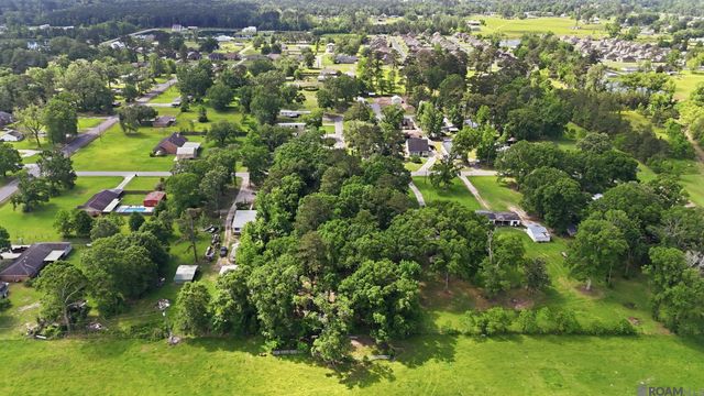 43148 Pine Lake Dr, Prairieville, LA 70769