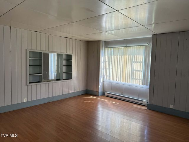 203 Northwest Henry Street, Norton, VA 24273