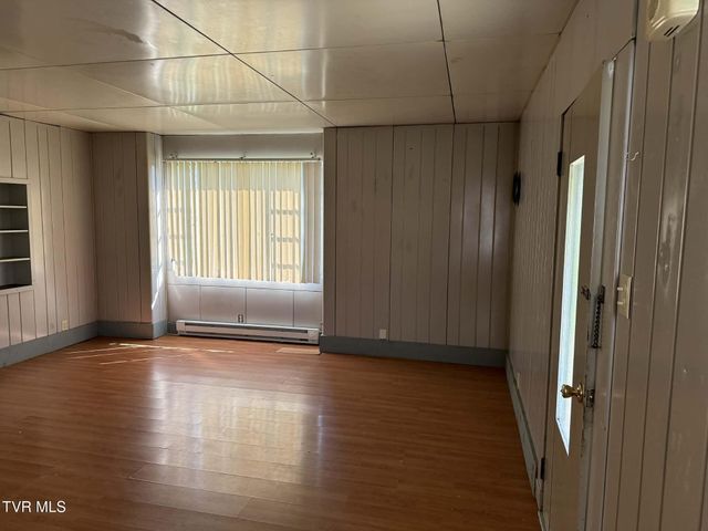 203 Northwest Henry Street, Norton, VA 24273