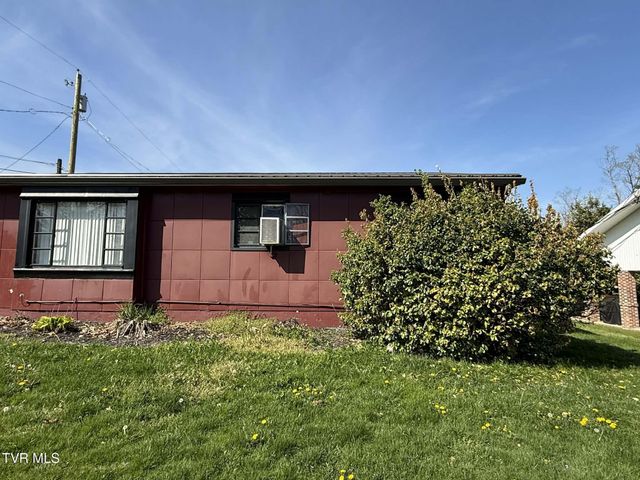 203 Northwest Henry Street, Norton, VA 24273