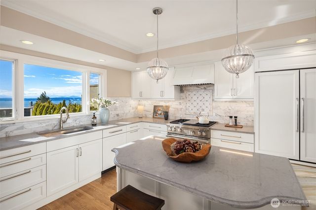 2519 Crestmont Place W, Seattle, WA 98199