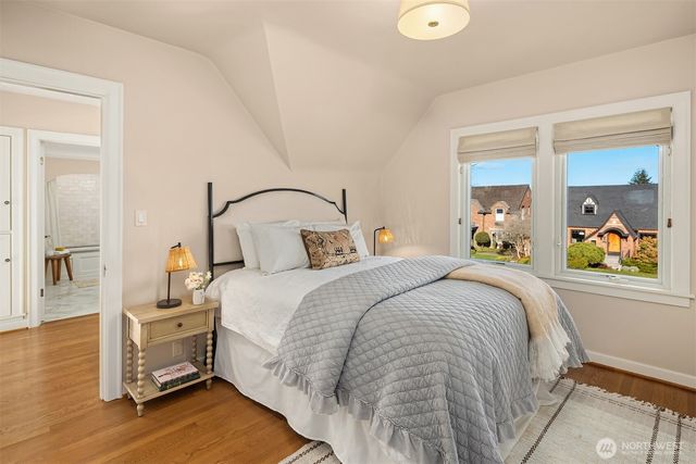 2519 Crestmont Place W, Seattle, WA 98199