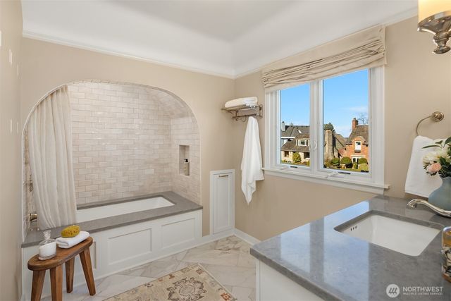 2519 Crestmont Place W, Seattle, WA 98199