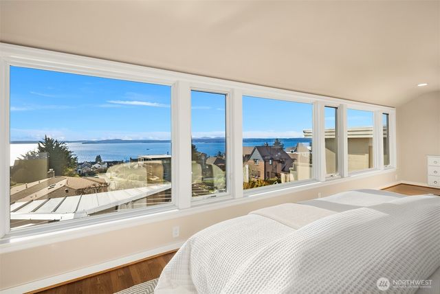 2519 Crestmont Place W, Seattle, WA 98199