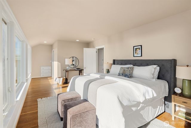 2519 Crestmont Place W, Seattle, WA 98199