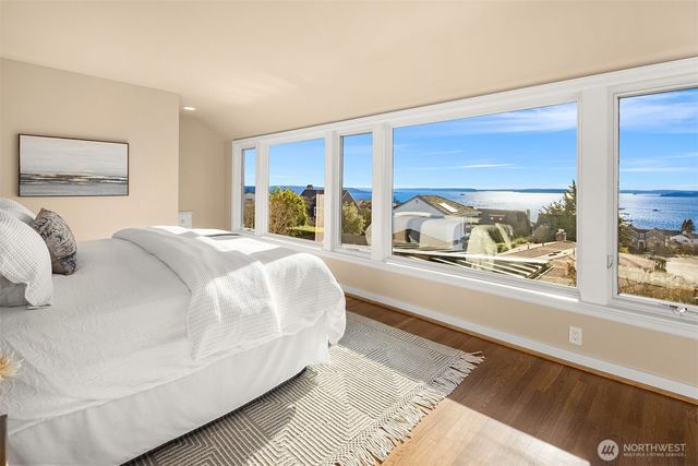 2519 Crestmont Place W, Seattle, WA 98199