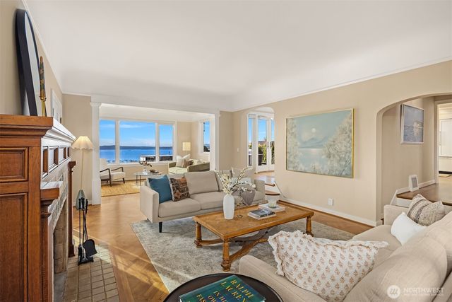 2519 Crestmont Place W, Seattle, WA 98199