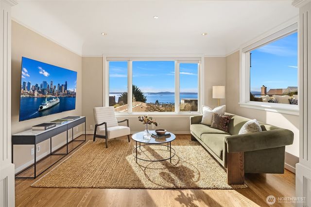 2519 Crestmont Place W, Seattle, WA 98199