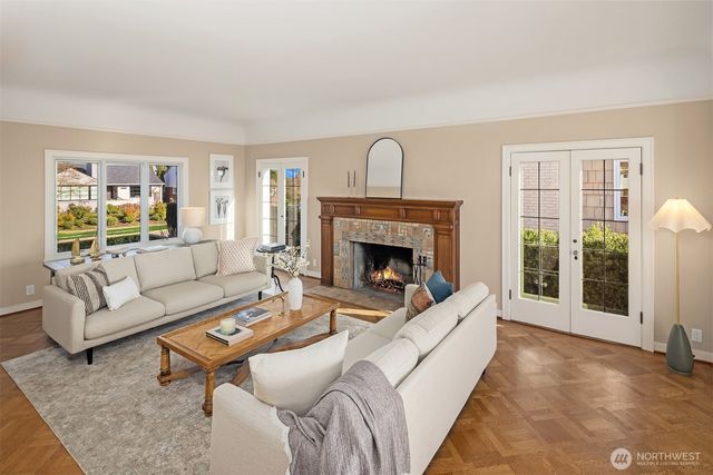 2519 Crestmont Place W, Seattle, WA 98199