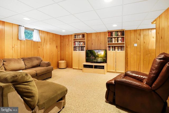 145 WOOD RD, Springfield, PA 19064