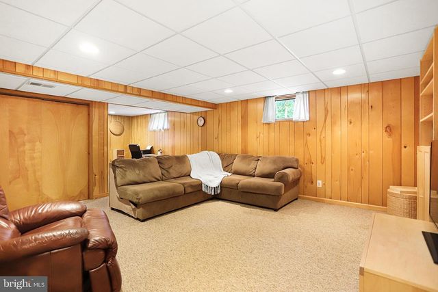 145 WOOD RD, Springfield, PA 19064