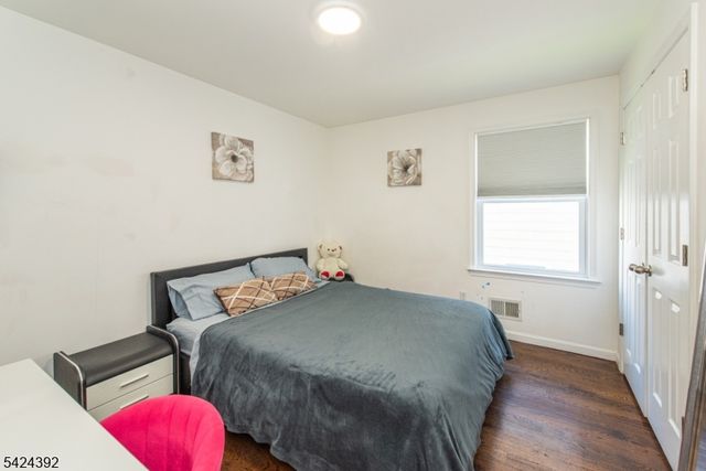 543 Livingston St, Elizabeth City, NJ 07206