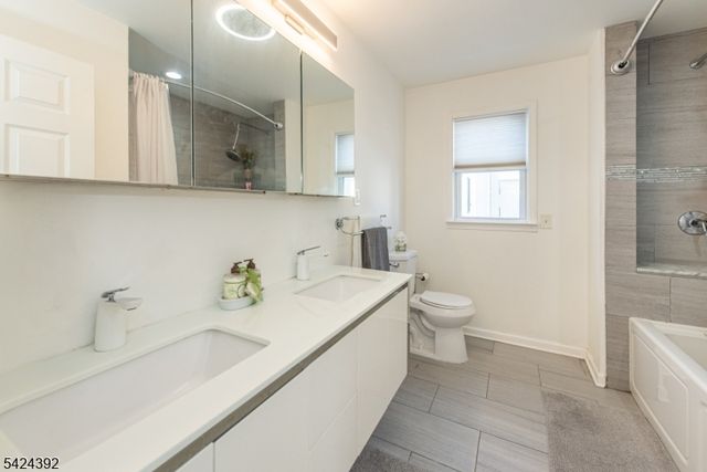 543 Livingston St, Elizabeth City, NJ 07206