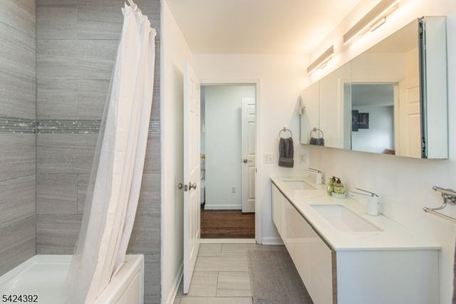 543 Livingston St, Elizabeth City, NJ 07206