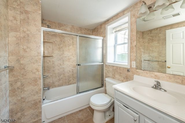 543 Livingston St, Elizabeth City, NJ 07206