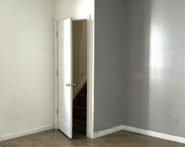 543 Livingston St, Elizabeth City, NJ 07206