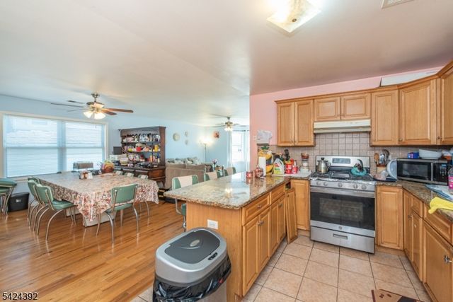543 Livingston St, Elizabeth City, NJ 07206