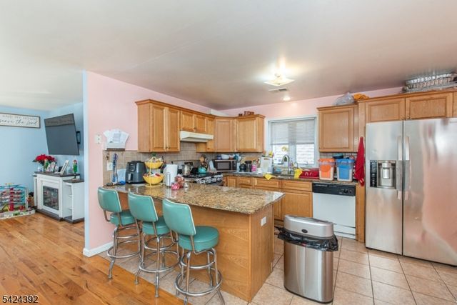 543 Livingston St, Elizabeth City, NJ 07206