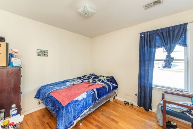 543 Livingston St, Elizabeth City, NJ 07206