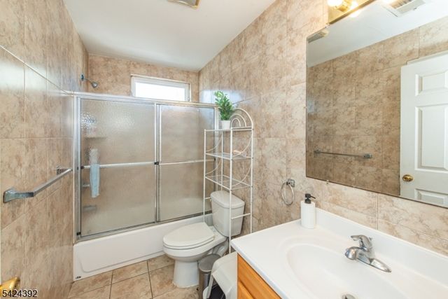 543 Livingston St, Elizabeth City, NJ 07206