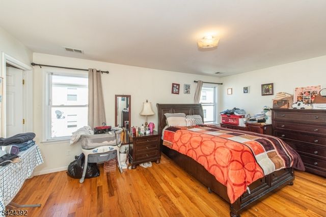 543 Livingston St, Elizabeth City, NJ 07206