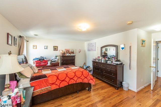 543 Livingston St, Elizabeth City, NJ 07206