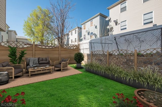 543 Livingston St, Elizabeth City, NJ 07206