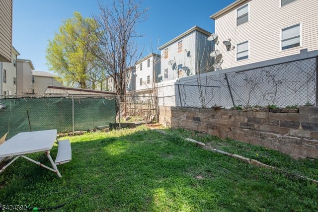 543 Livingston St, Elizabeth City, NJ 07206