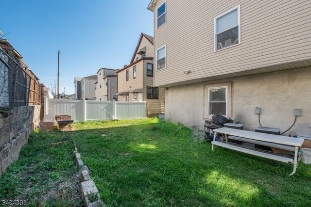 543 Livingston St, Elizabeth City, NJ 07206