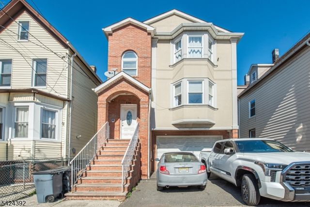 543 Livingston St, Elizabeth City, NJ 07206