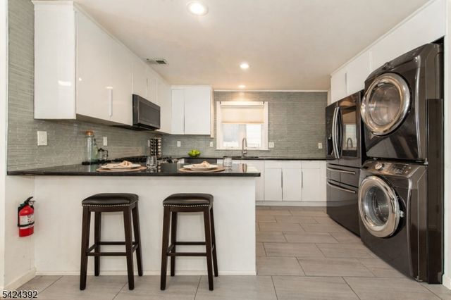 543 Livingston St, Elizabeth City, NJ 07206