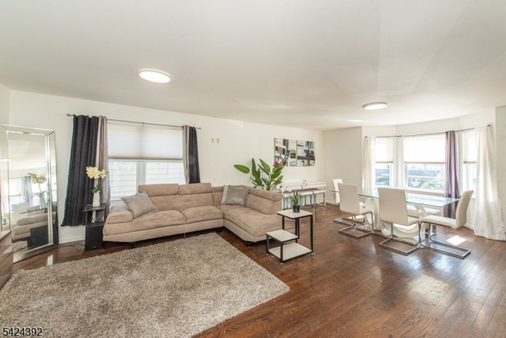 543 Livingston St, Elizabeth City, NJ 07206 — photo 2