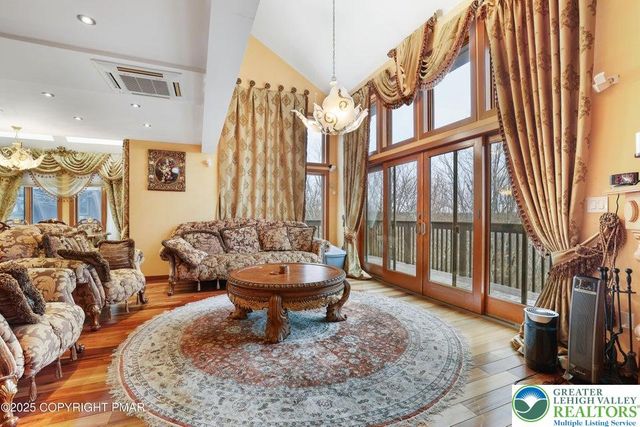 298 Overlook Way, Jackson Twp, PA 18372