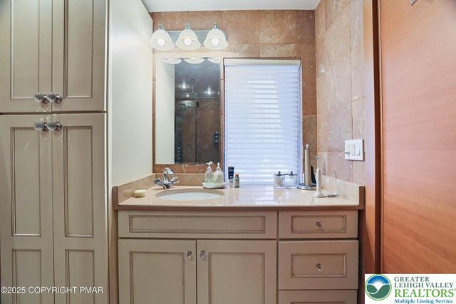 298 Overlook Way, Jackson Twp, PA 18372