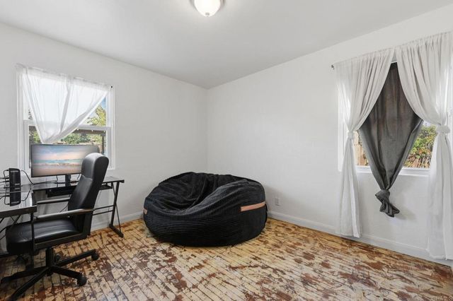 558 E El Norte Parkway, Escondido, CA 92026