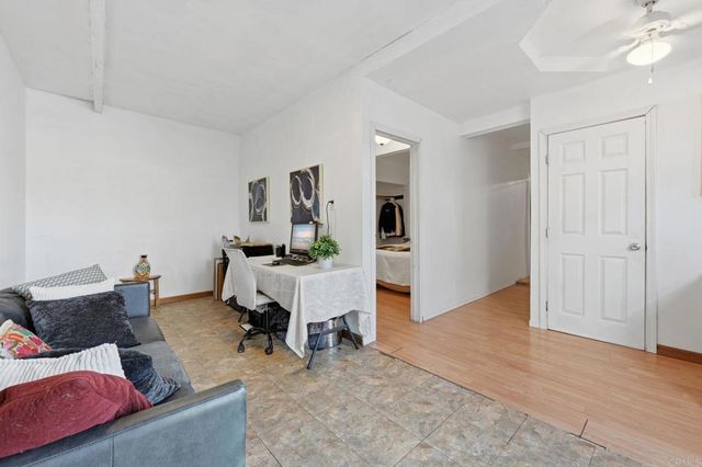 558 E El Norte Parkway, Escondido, CA 92026